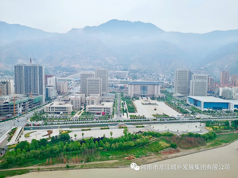 匠心傾注、喜封金頂——龍江?雙子座商住小區(qū)主體順利封頂