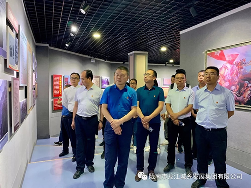 市龍江城鄉(xiāng)發(fā)展集團(tuán)黨委開展“不忘初心、牢記使命”紀(jì)念建黨98周年主題黨日活動(dòng)