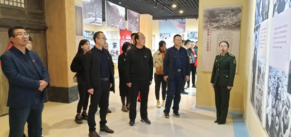 市龍江集團(tuán)開展“不忘初心、牢記使命”主題黨日活動(dòng)